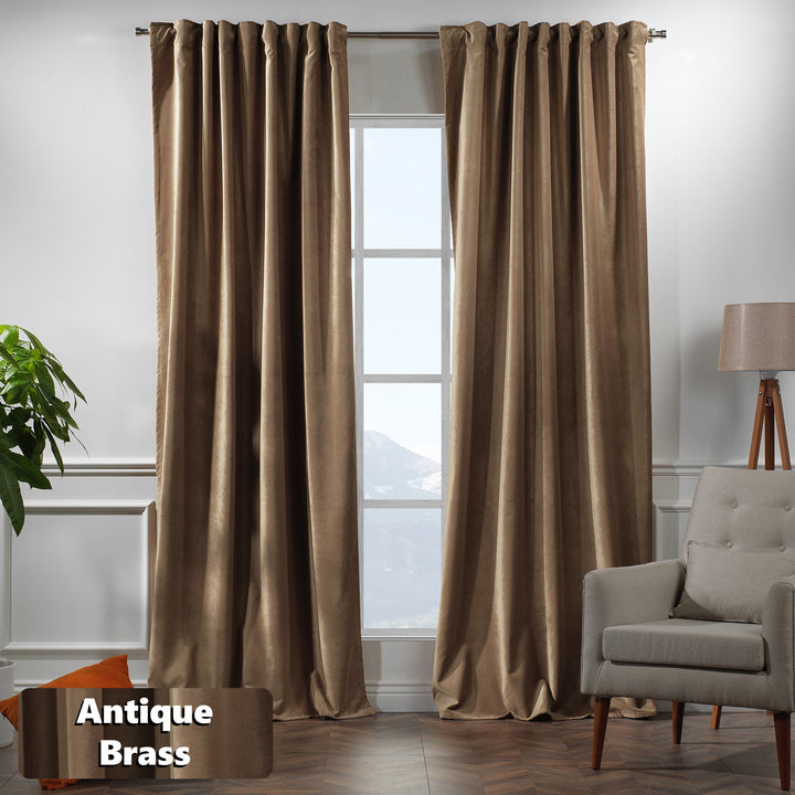 Made‑to‑measure matte velvet eyelet curtain featuring easy‑glide metal rings and elegant drape.