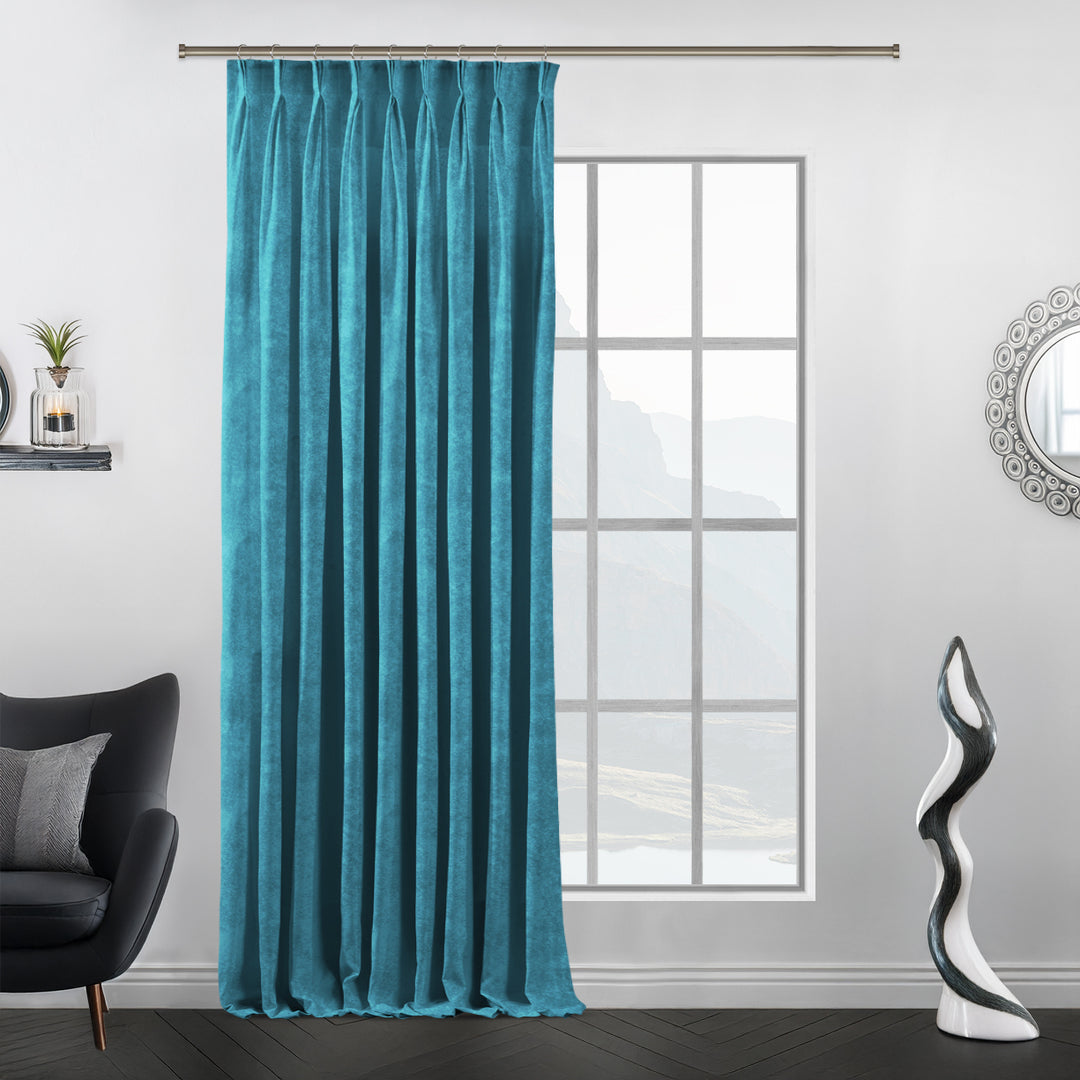 Made‑to‑measure pinch pleat velvet curtain featuring deep folds and premium craftsmanship.