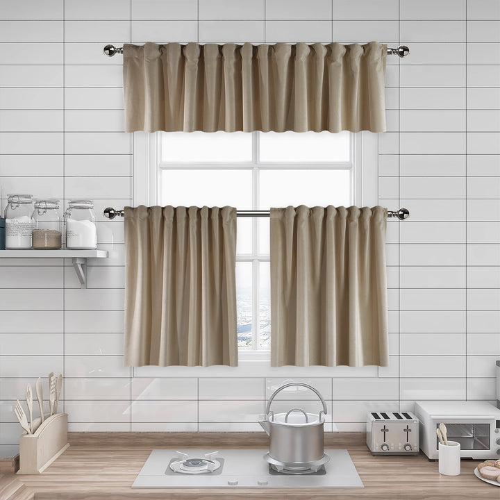 A made to measure kitchen valance in soft ecru matte velvet, featuring a velvety surface and neatly tailored seams for a warm neutral finish