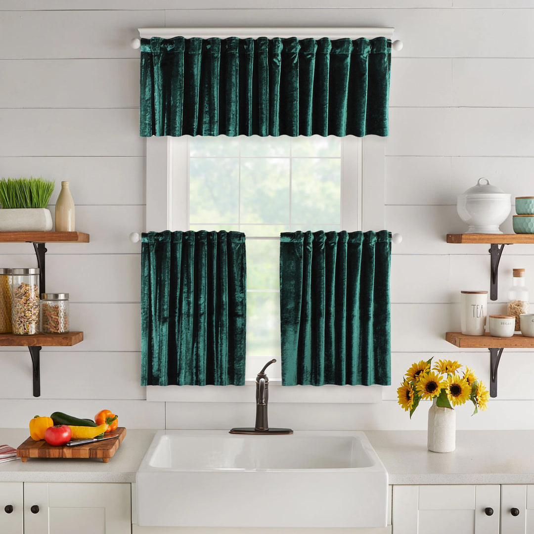 A made to measure valance in vibrant emerald‑green shiny velvet, shown with a glossy plush texture and clean structured edges for a luxurious bold finish