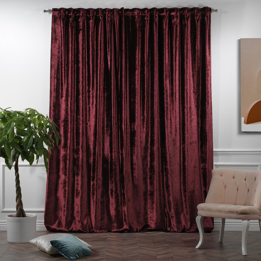 Custom‑fit shiny velvet curtain featuring a luminous sheen and soft, weighty drape.