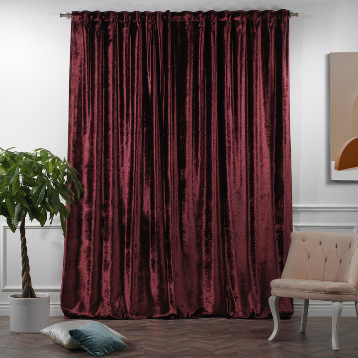 Custom‑fit shiny velvet curtain featuring a luminous sheen and soft, weighty drape.