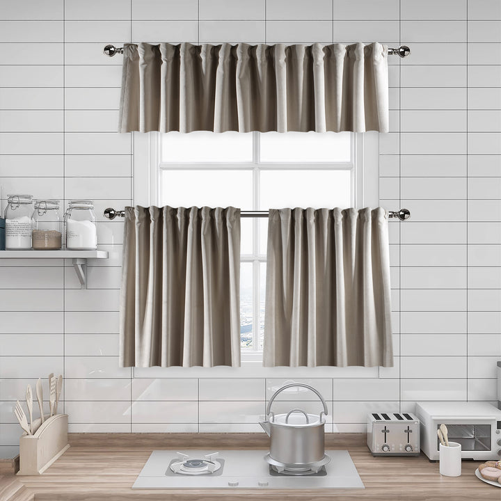 A made to measure kitchen valance in warm seashell‑white matte velvet, featuring a velvety surface and clean seams for a soft elegant look