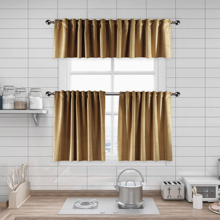 A made to measure kitchen valance in warm brown matte velvet, featuring a velvety surface and neatly tailored seams for a natural elegant appearance