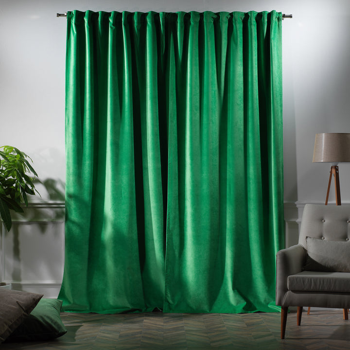 Extra‑long matte velvet curtain designed for wide coverage and a refined modern look.