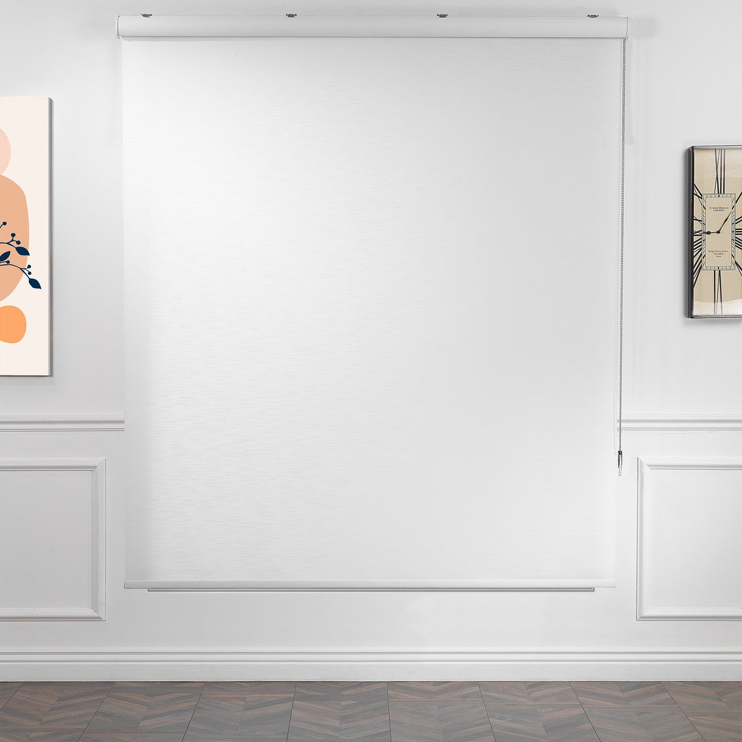 White daylight roller blind with fine linen‑style weave and a smooth, modern surface